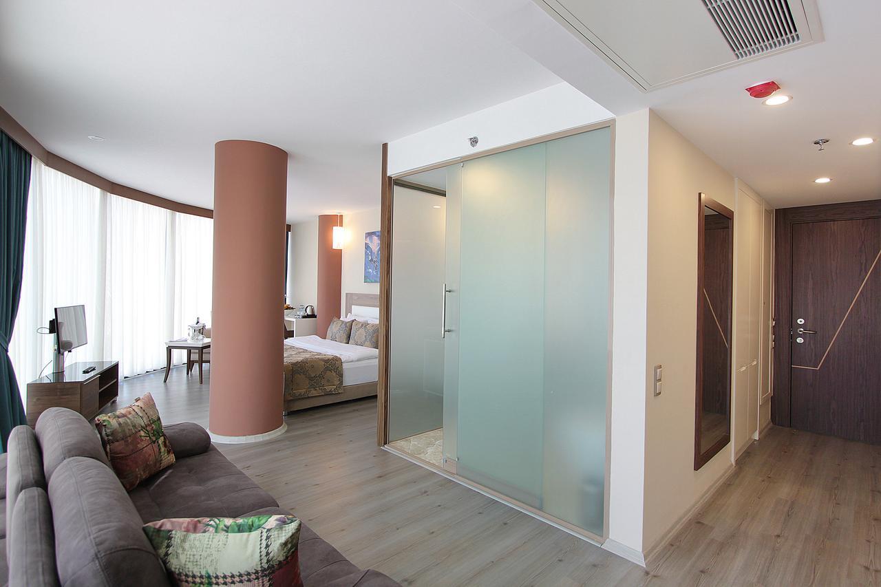 Forum Suite Otel Mersin  Exterior photo