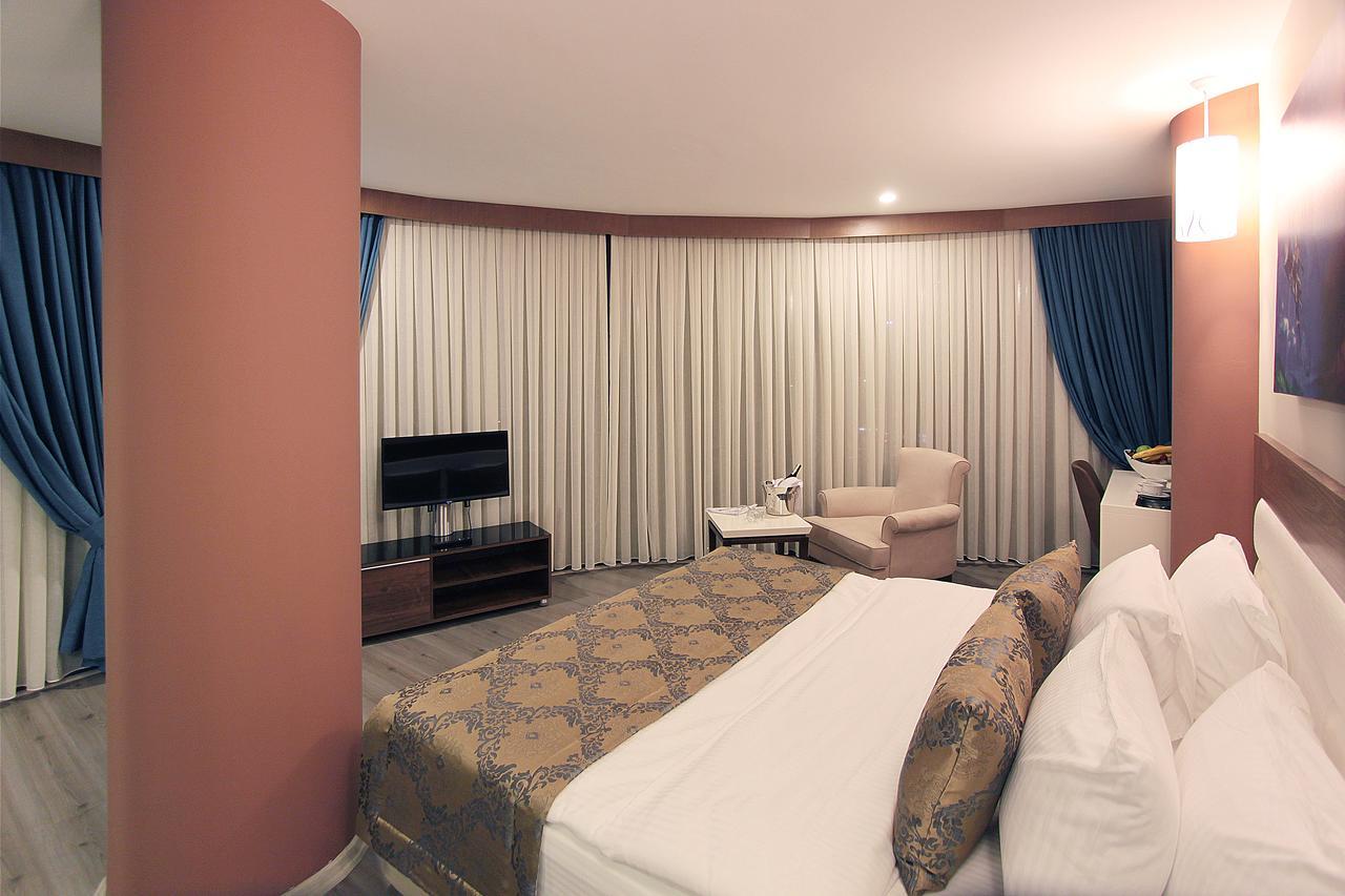Forum Suite Otel Mersin  Exterior photo