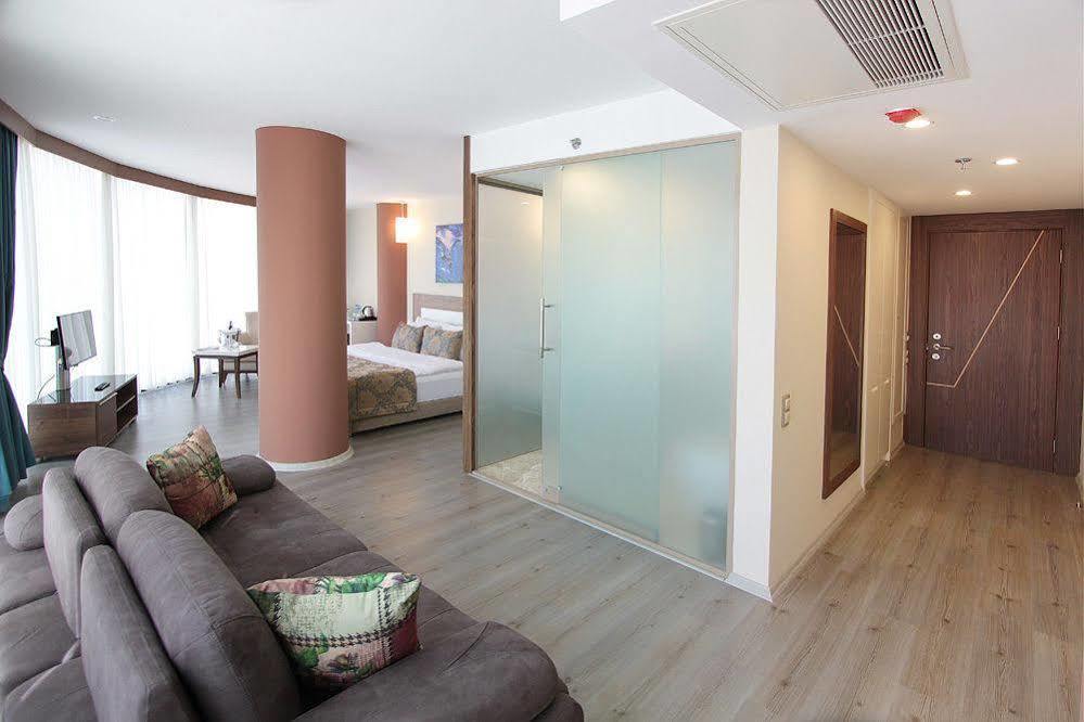 Forum Suite Otel Mersin  Exterior photo
